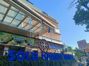 Tampak depan Neo Solo Grand Mall